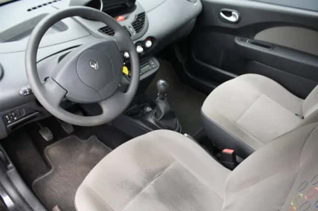Renault Twingo (2010) thumbnail 3
