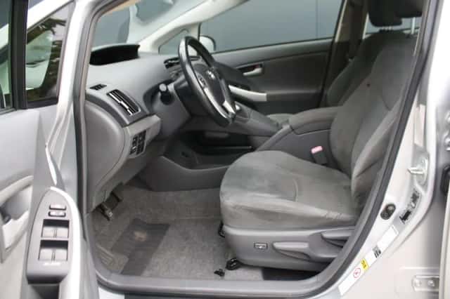 Toyota Prius (2010) thumbnail 4