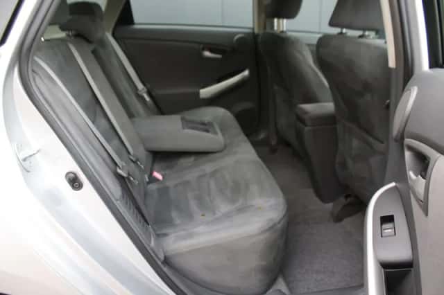 Toyota Prius (2010) thumbnail 5
