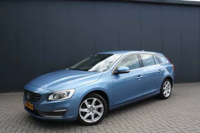 Volvo V60 (2014) thumbnail 1