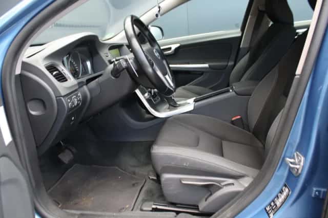 Volvo V60 (2014) thumbnail 4
