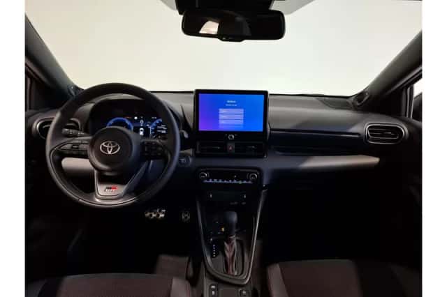 Toyota Yaris (2025) thumbnail 2