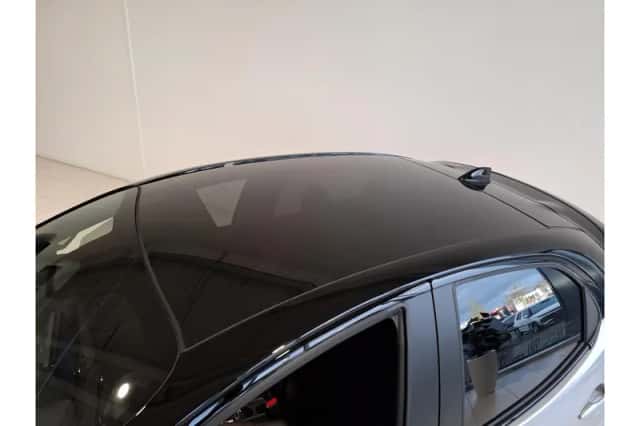 Toyota Yaris (2025) thumbnail 3