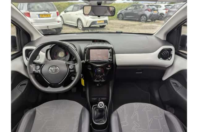 Toyota Aygo (2014) thumbnail 3
