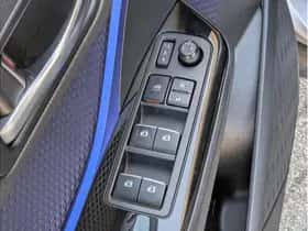 Toyota C-HR (2017) thumbnail 21