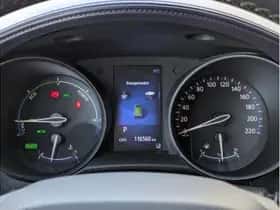 Toyota C-HR (2017) thumbnail 25