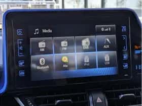 Toyota C-HR (2017) thumbnail 30