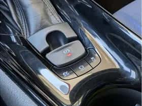 Toyota C-HR (2017) thumbnail 36