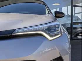 Toyota C-HR (2017) thumbnail 7
