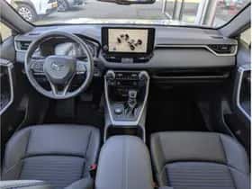 Toyota RAV4 (2025) thumbnail 2