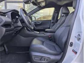 Toyota RAV4 (2025) thumbnail 24
