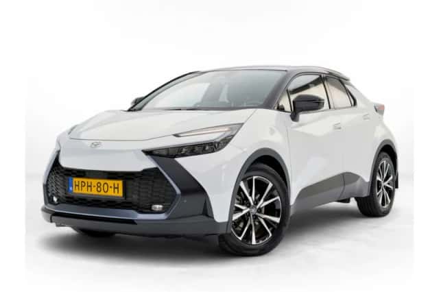 Toyota C-HR (2025) thumbnail 1