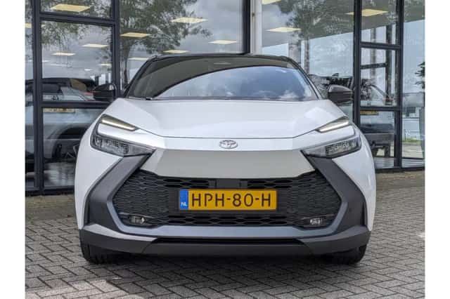 Toyota C-HR (2025) thumbnail 6