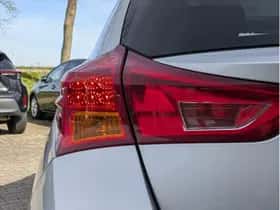 Toyota Auris (2015) thumbnail 11