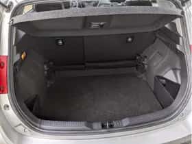 Toyota Auris (2015) thumbnail 14