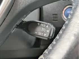 Toyota Auris (2015) thumbnail 26