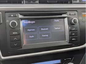 Toyota Auris (2015) thumbnail 27