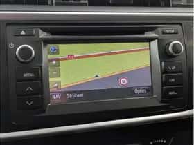 Toyota Auris (2015) thumbnail 30