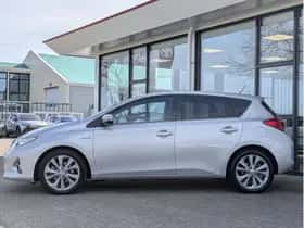 Toyota Auris (2015) thumbnail 9