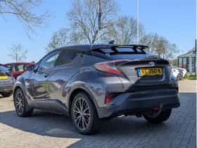 Toyota C-HR (2017) thumbnail 13