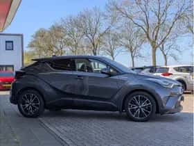 Toyota C-HR (2017) thumbnail 4