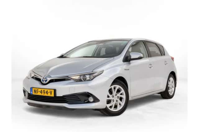 Toyota Auris (2015) thumbnail 1