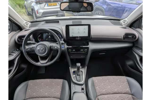 Toyota Yaris Cross (2022) thumbnail 3