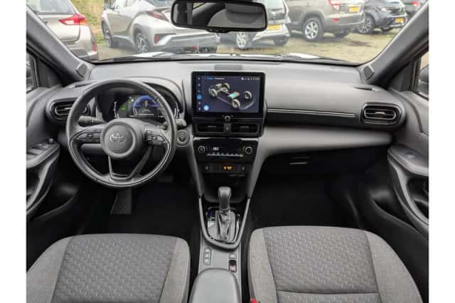 Toyota Yaris Cross (2025) thumbnail 3