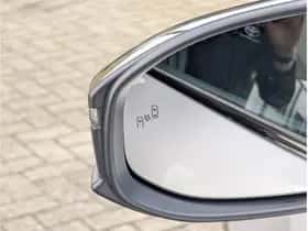Toyota C-HR (2024) thumbnail 11