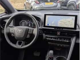 Toyota C-HR (2024) thumbnail 24