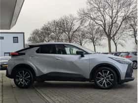 Toyota C-HR (2024) thumbnail 4