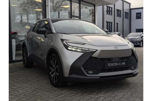 Toyota C-HR (2024) thumbnail 5