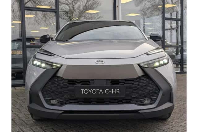 Toyota C-HR (2024) thumbnail 6
