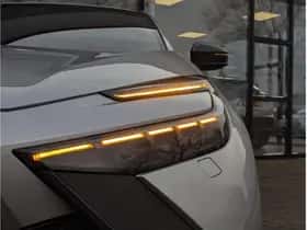 Toyota C-HR (2024) thumbnail 8