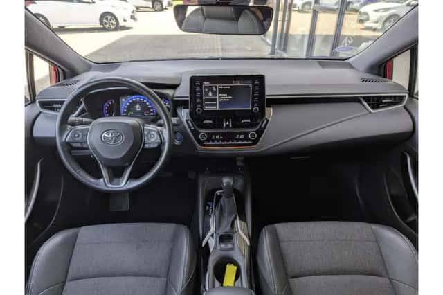 Toyota Corolla (2021) thumbnail 3