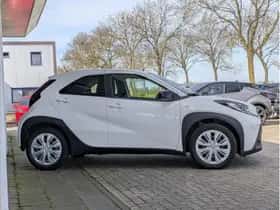 Toyota Aygo X (2024) thumbnail 4