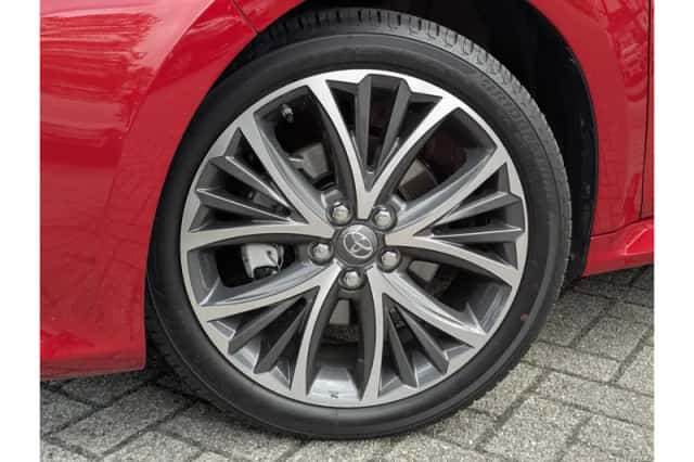 Toyota Yaris (2024) thumbnail 2