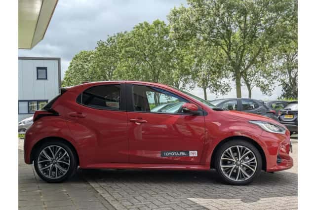 Toyota Yaris (2024) thumbnail 4
