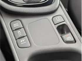 Toyota Yaris (2024) thumbnail 36