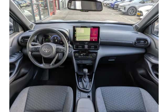 Toyota Yaris Cross (2024) thumbnail 3