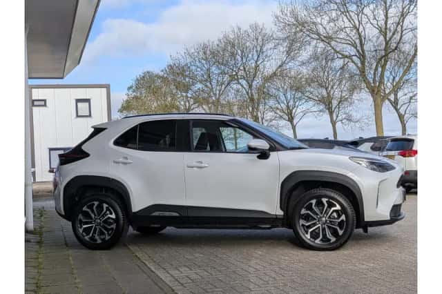 Toyota Yaris Cross (2024) thumbnail 4