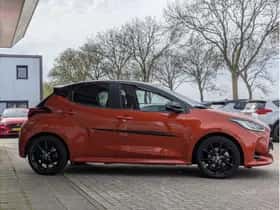 Toyota Yaris (2023) thumbnail 4