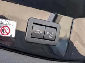 Toyota C-HR (2024) thumbnail 19