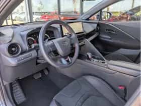 Toyota C-HR (2024) thumbnail 27