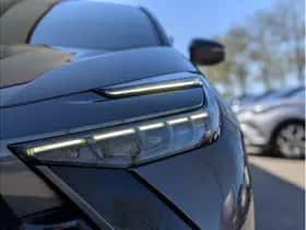 Toyota C-HR (2024) thumbnail 7