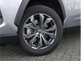 Toyota RAV4 (2024) thumbnail 2