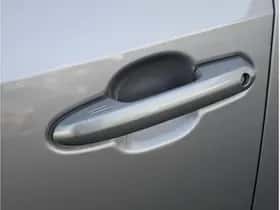 Toyota RAV4 (2024) thumbnail 11