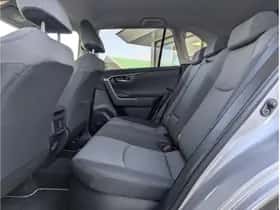 Toyota RAV4 (2024) thumbnail 18
