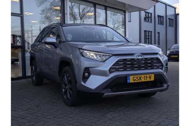 Toyota RAV4 (2024) thumbnail 5