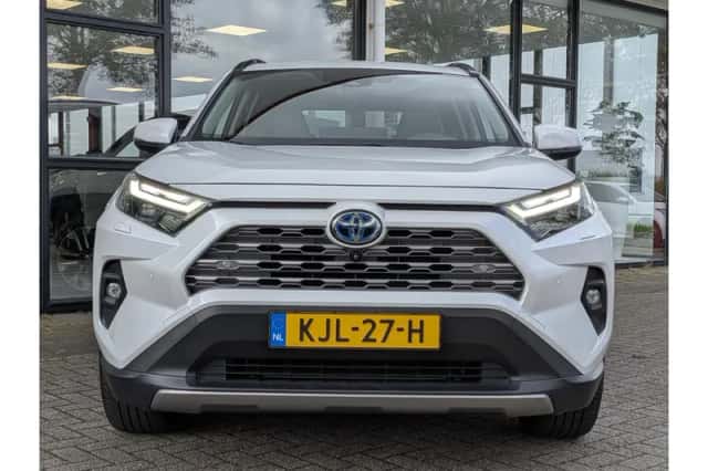 Toyota RAV4 (2024) thumbnail 6